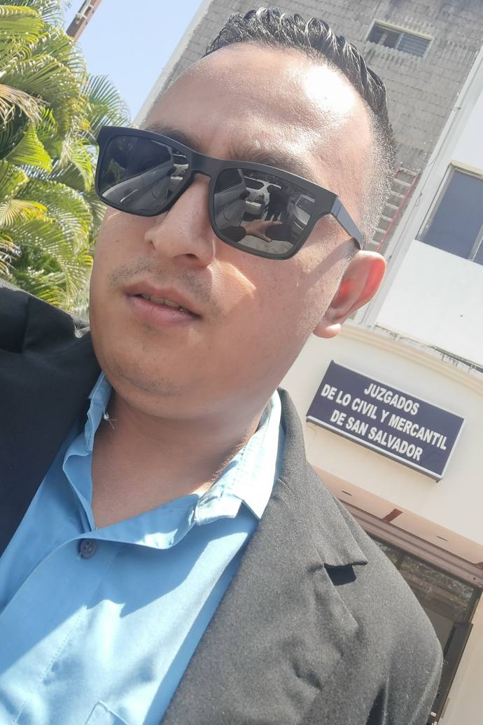 Imagen de abogado en El Salvador-El Salvador